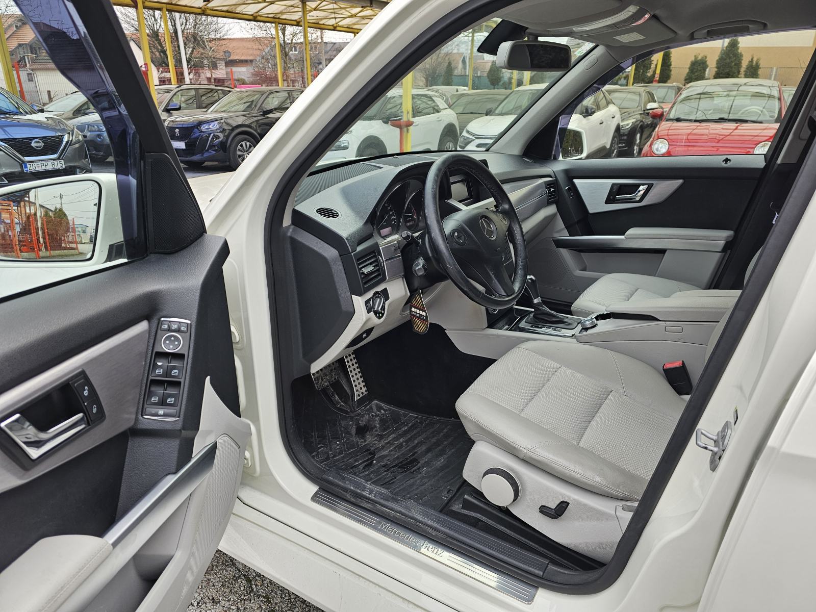 MERCEDES*GLK 220*4-MATIC*REG.5/26*AVANTGARDE*KOŽA*XENON*11990E, fotografija 16