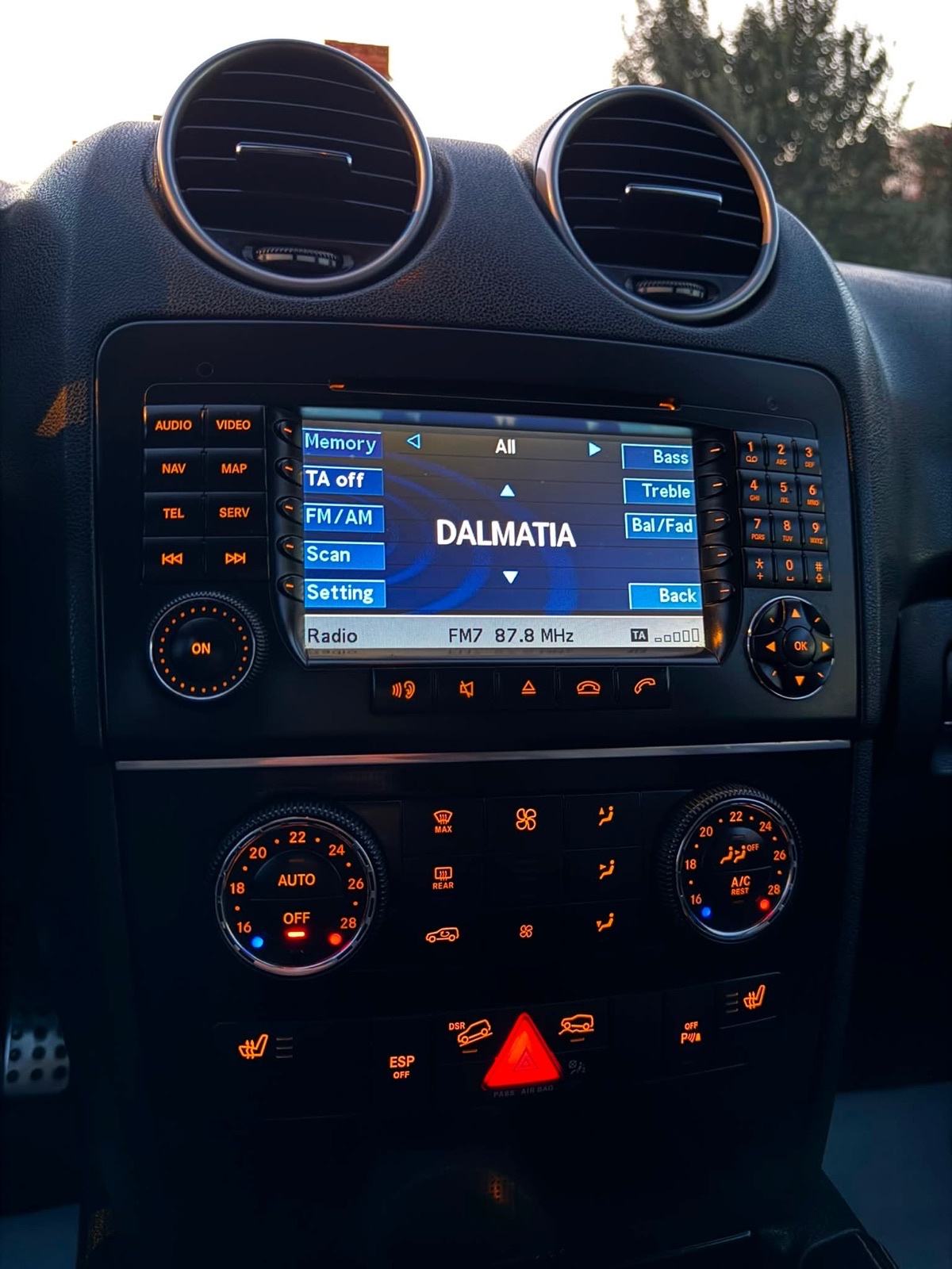 Mercedes ML 320 CDI 4Matic 7G-AUTOMATIK —SPORT PAKET—REG.GOD.DANA—FULL, fotografija 15
