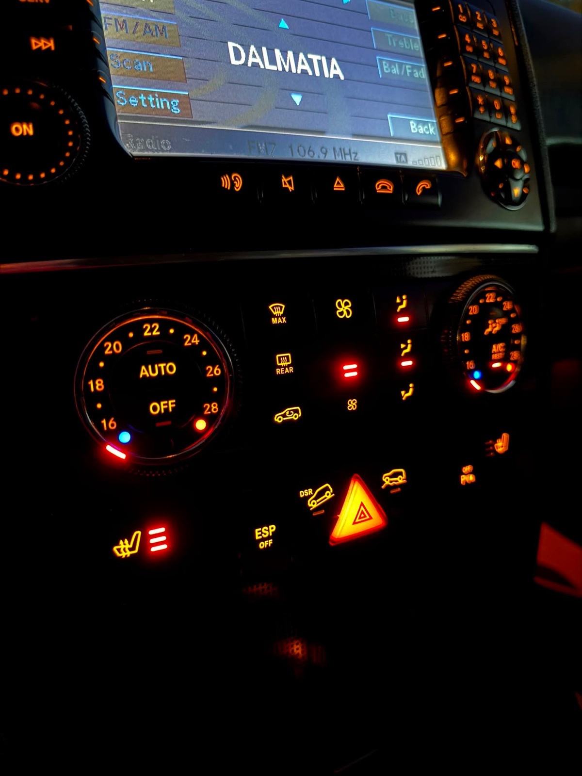 Mercedes ML 320 CDI 4Matic 7G-AUTOMATIK —SPORT PAKET—REG.GOD.DANA—FULL, fotografija 16
