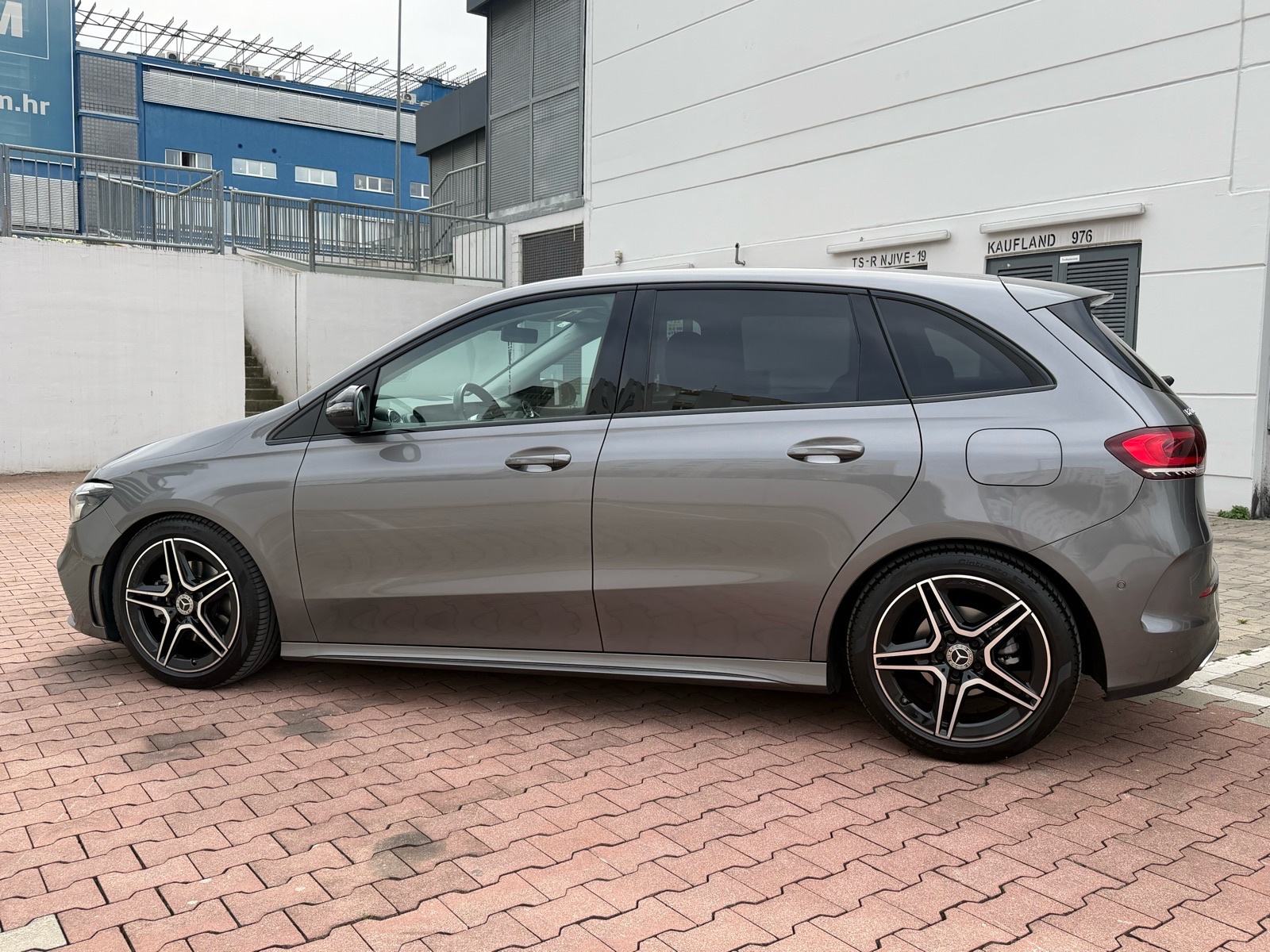 MERCEDES B 200 d FULL AMG ❗️49500 KM ❗️MODEL 2022 g TOP STANJE NOVO, fotografija 7