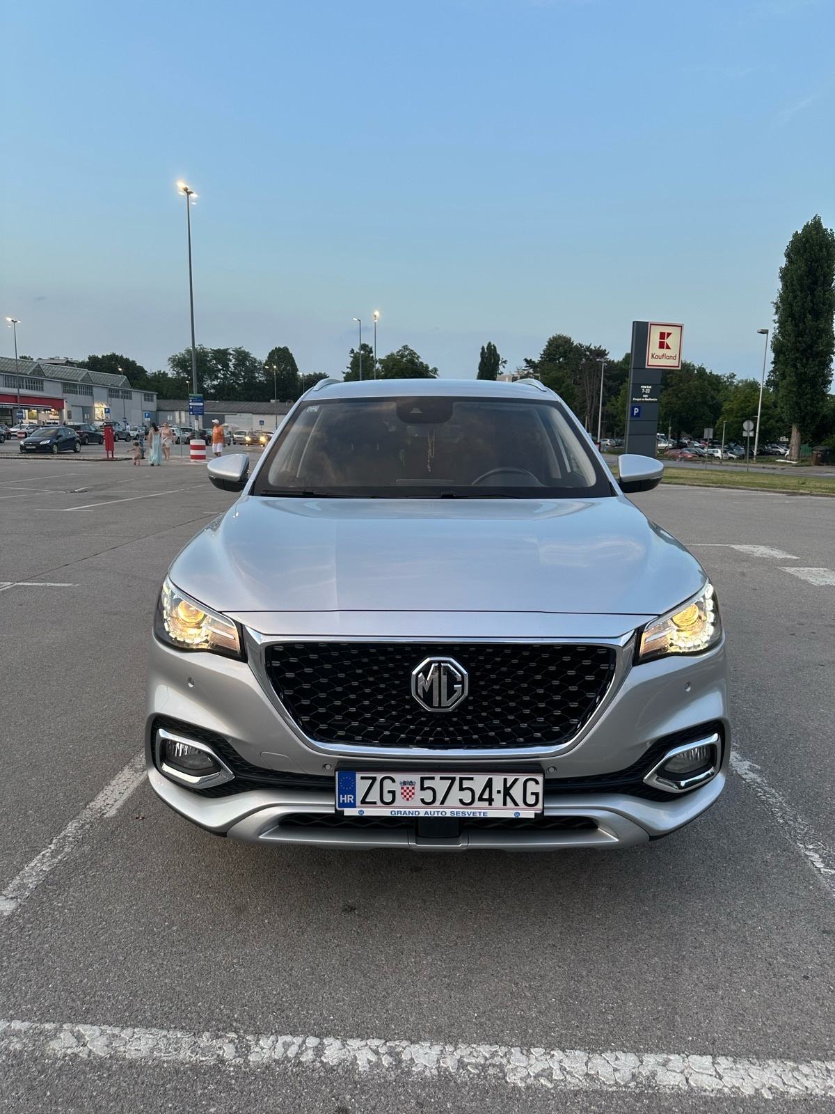 MG HS 1.5 T DCT Comfort, fotografija 2