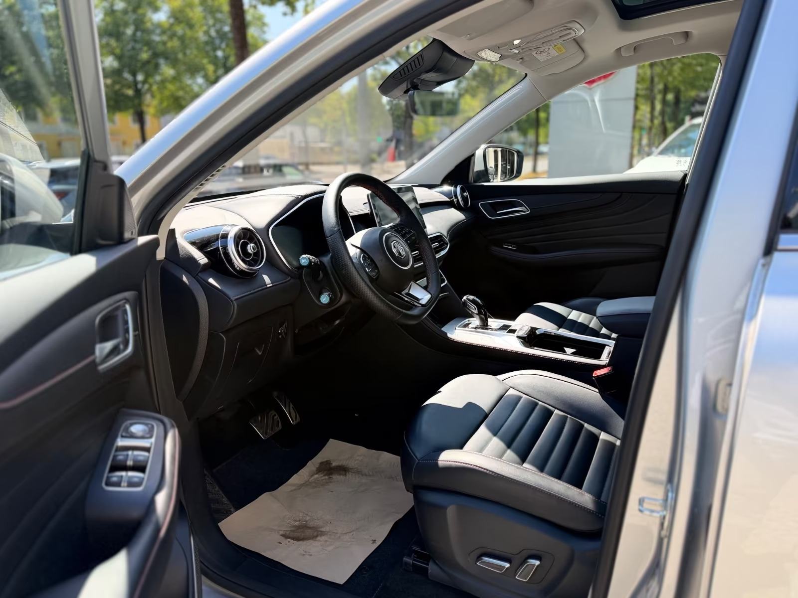 MG HS 1.5 T-GDi DCT automatik LUXURY PANORAMA KAMERA 360 ACC LED, fotografija 8