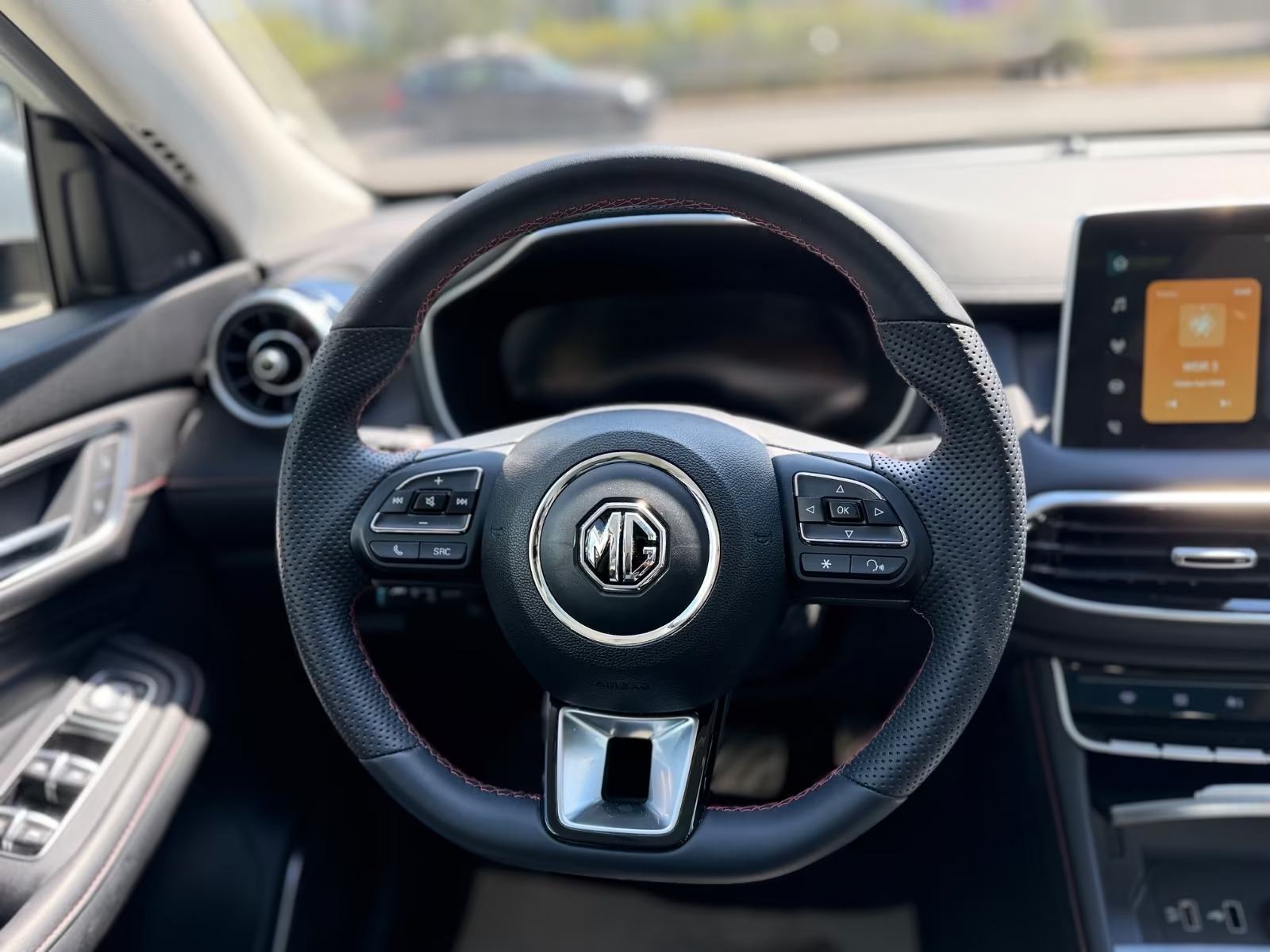 MG HS 1.5 T-GDi DCT automatik LUXURY PANORAMA KAMERA 360 ACC LED, fotografija 9