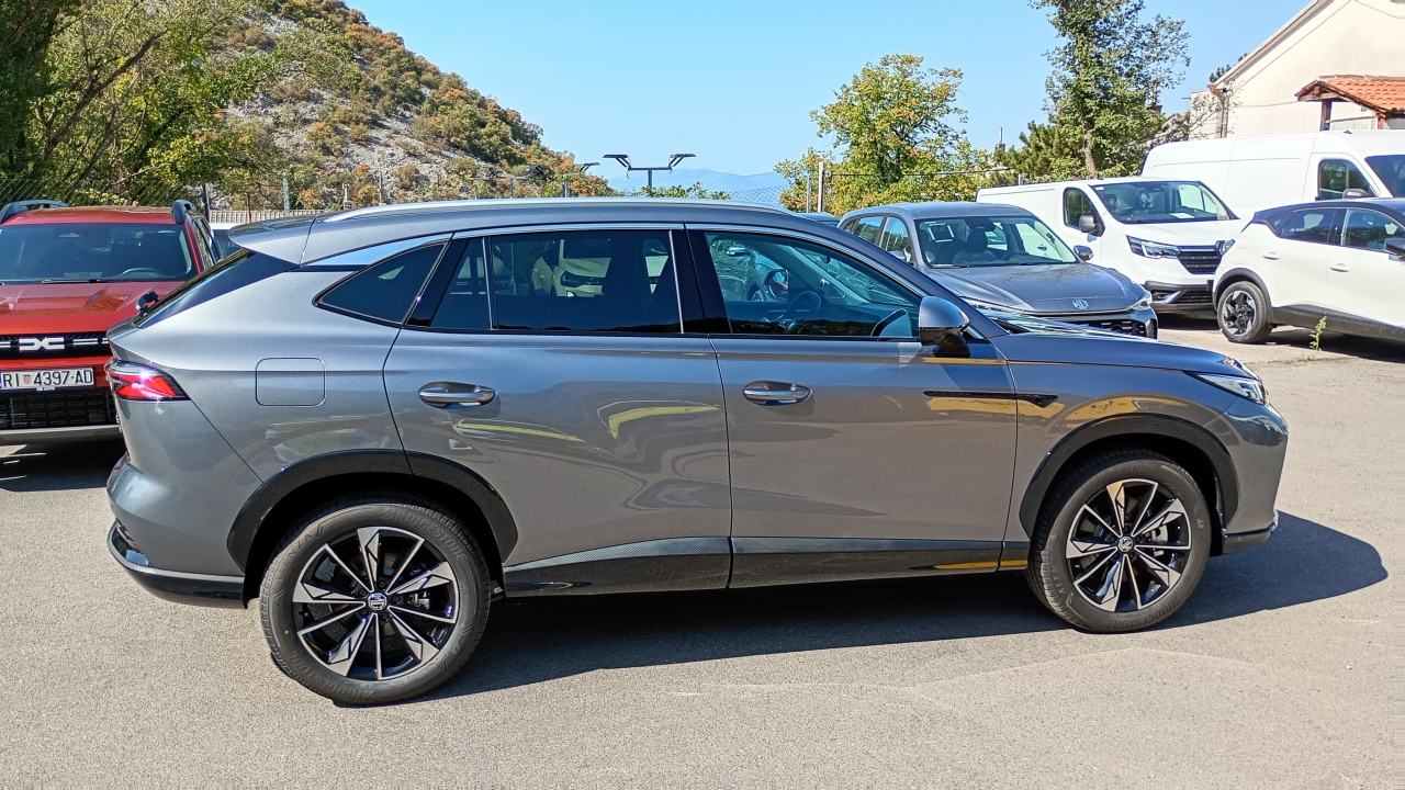MG HS 1,5T GDI Hybrid+ Luxury, fotografija 9