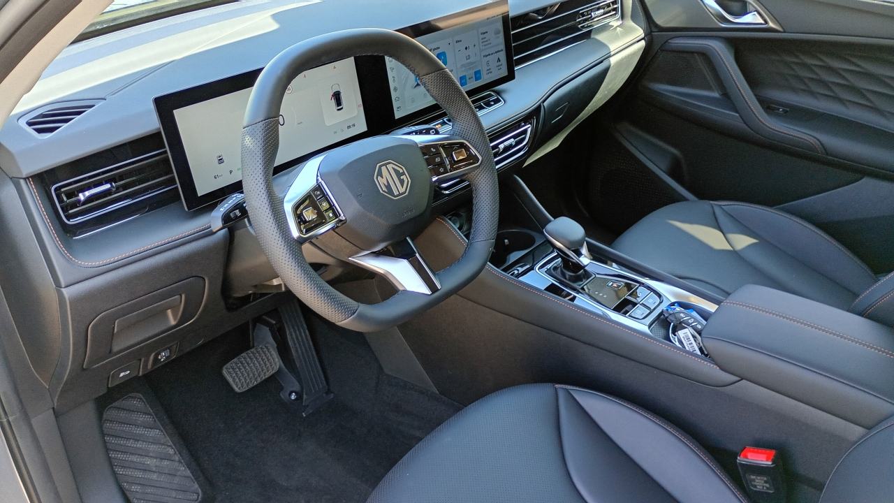MG HS 1,5T GDI Hybrid+ Luxury, fotografija 12