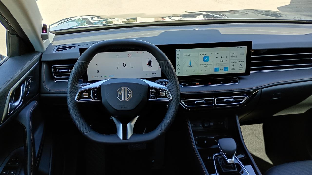 MG HS 1,5T GDI Hybrid+ Luxury, fotografija 14