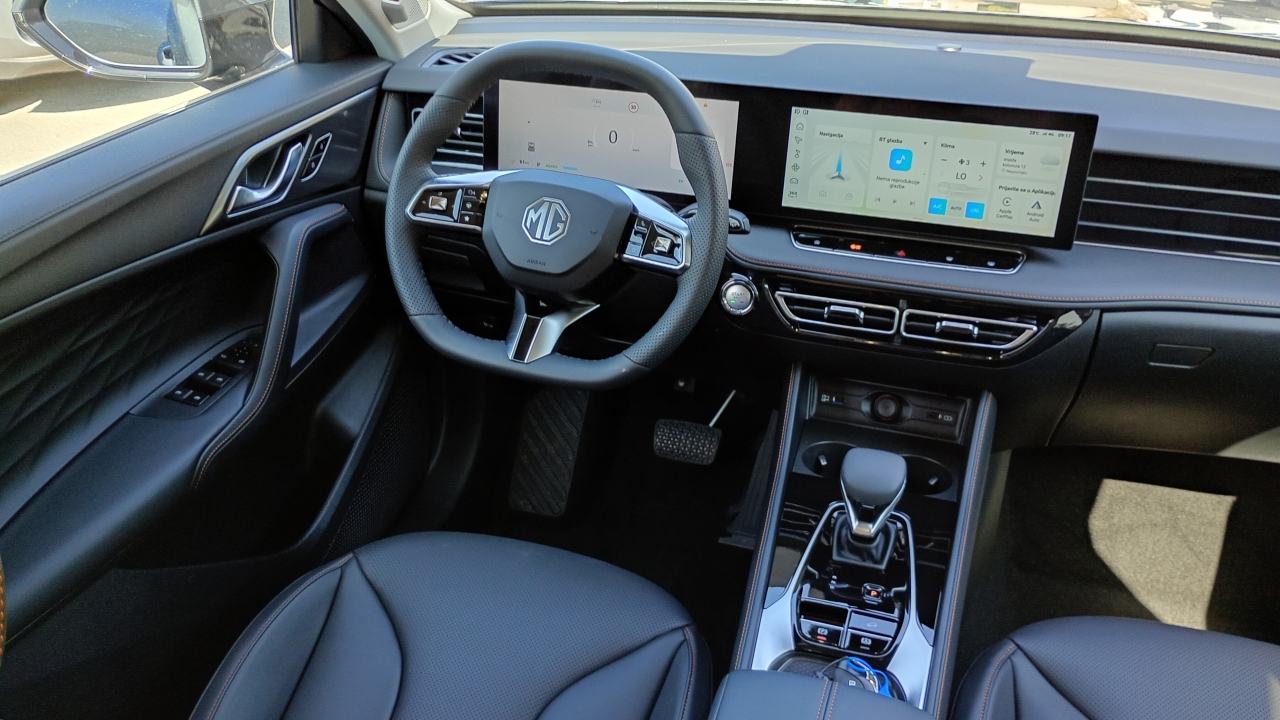MG HS 1,5T GDI Hybrid+ Luxury, fotografija 15