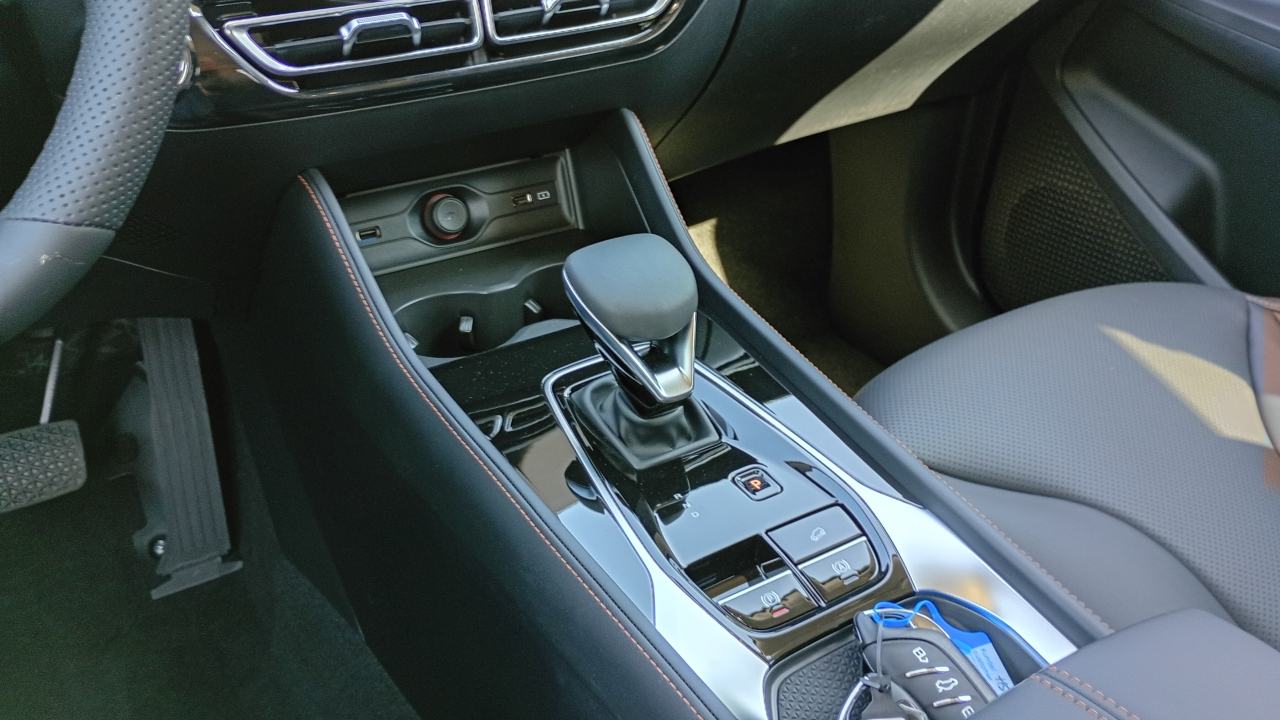 MG HS 1,5T GDI Hybrid+ Luxury, fotografija 16