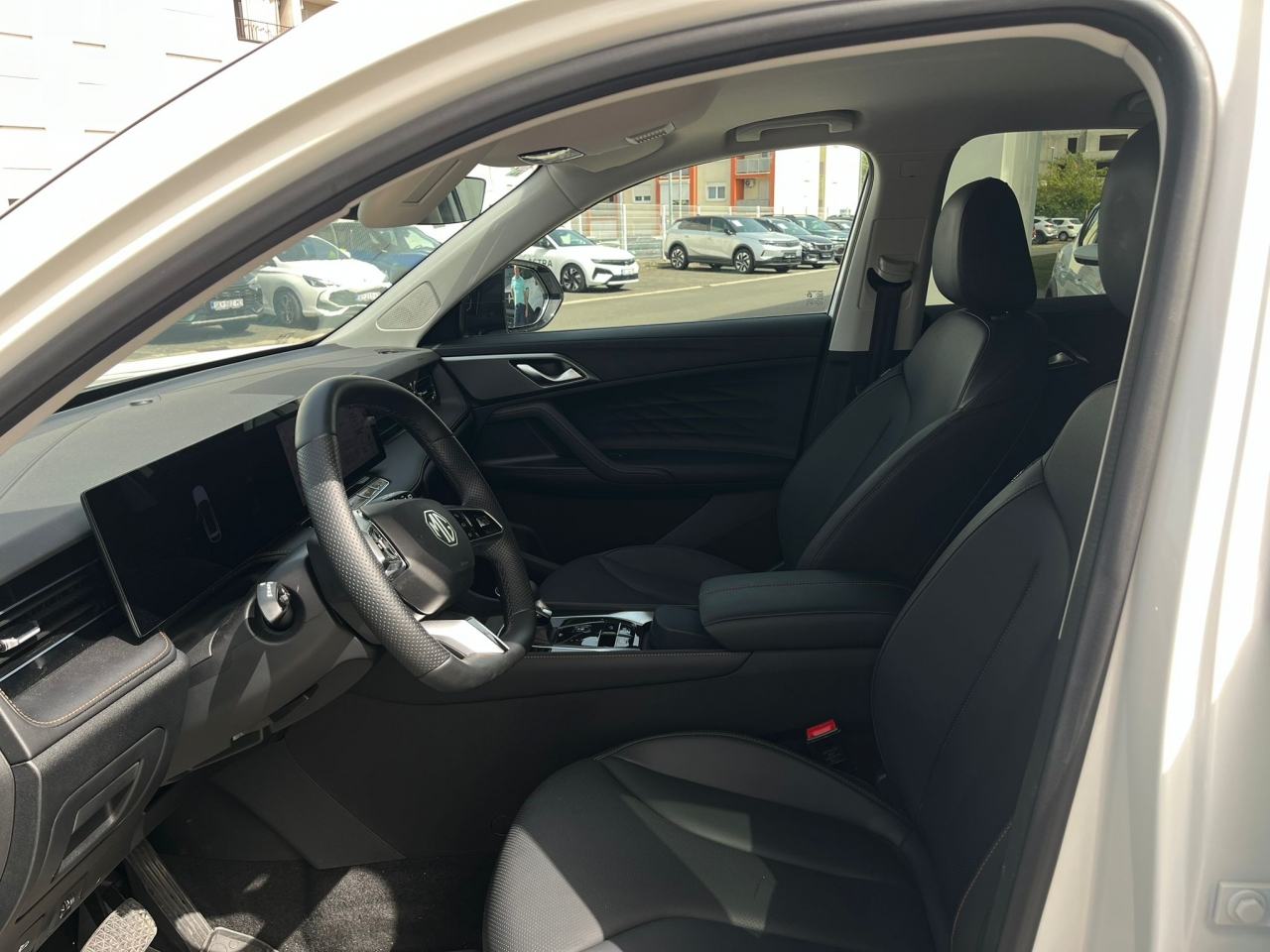 MG HS 1,5T GDI Hybrid+ Luxury, fotografija 9