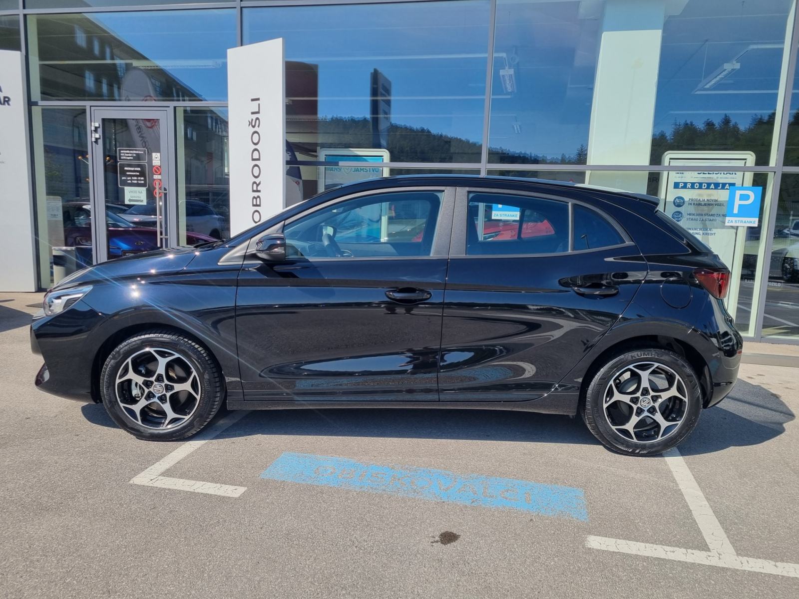 MG MG3 1.5 COMFORT - ODLIČNO OHRANJEN - TOP OPREMA, fotografija 4