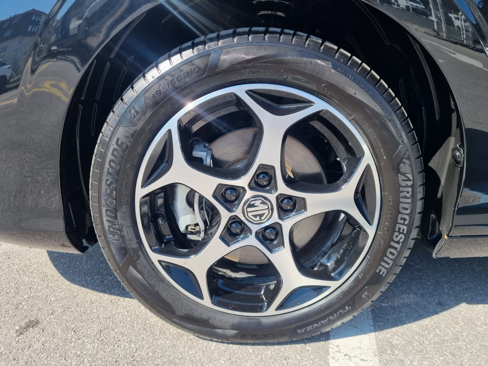 MG MG3 1.5 COMFORT - ODLIČNO OHRANJEN - TOP OPREMA, fotografija 13