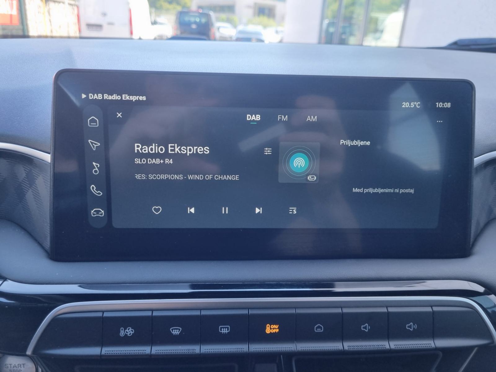 MG MG3 1.5 COMFORT - ODLIČNO OHRANJEN - TOP OPREMA, fotografija 17