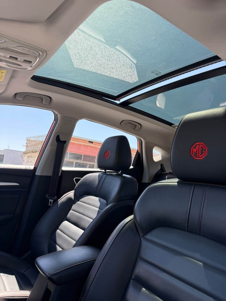 MG ZS 1,0T-GDI Luxury, fotografija 10