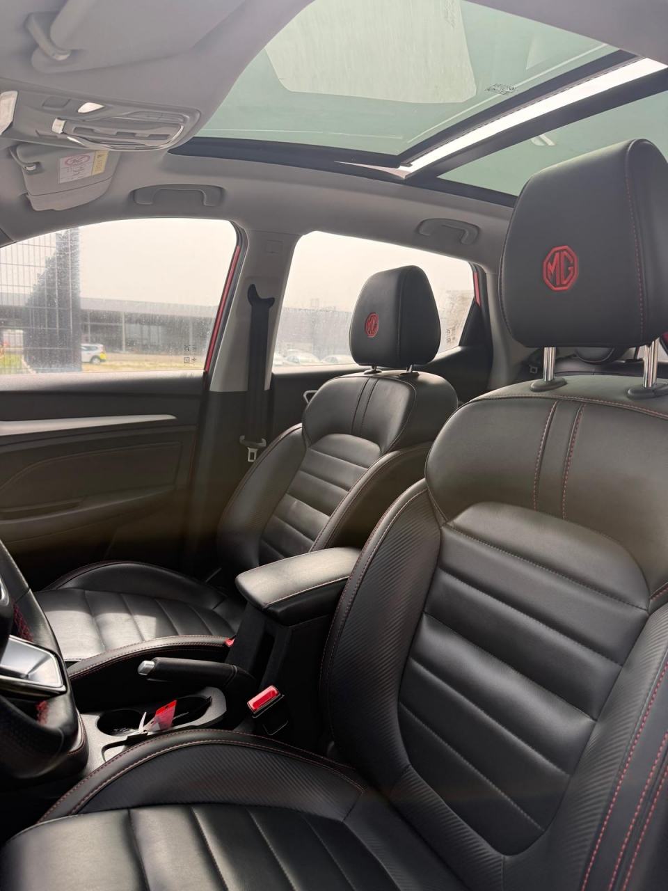 MG ZS 1,0T-GDI Luxury, fotografija 9