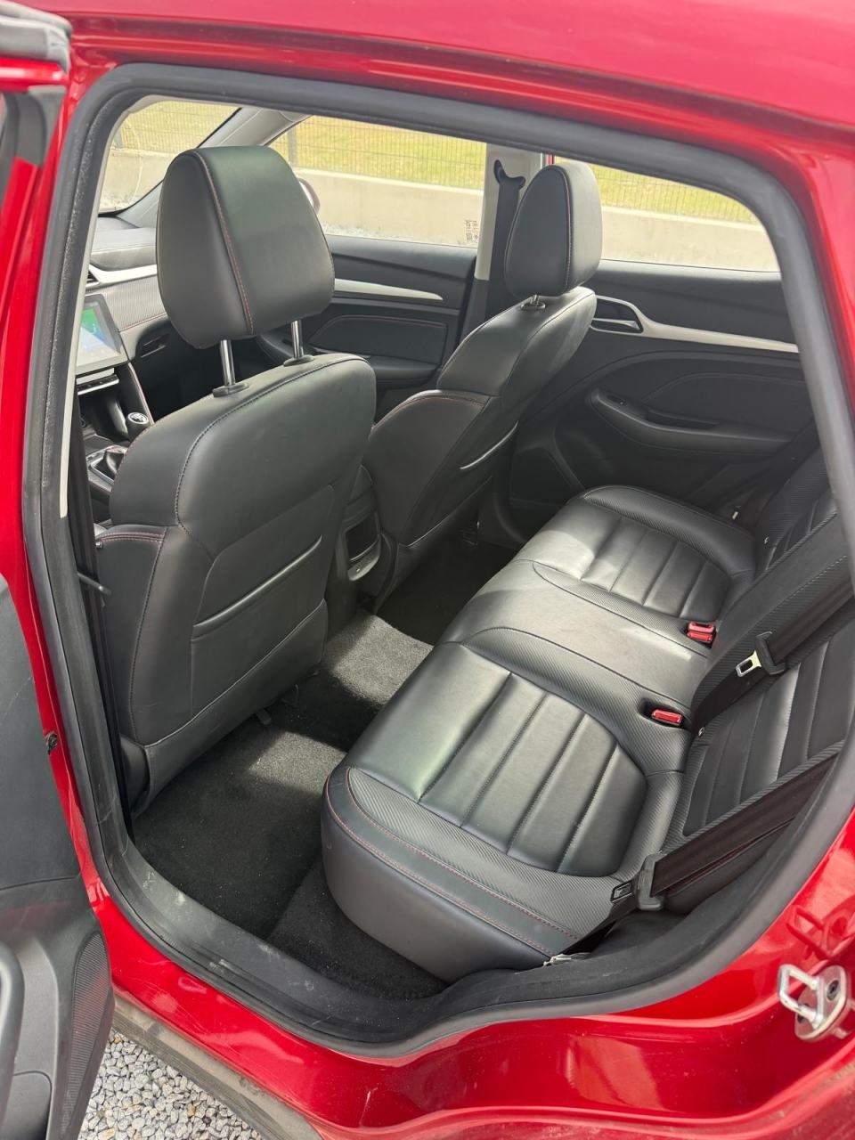 MG ZS 1,0T-GDI Luxury, fotografija 10