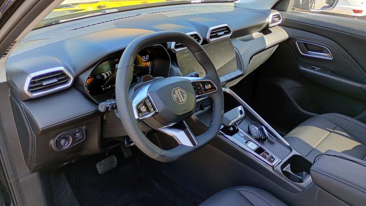MG ZS 1,5 Hybrid+ Luxury, fotografija 9