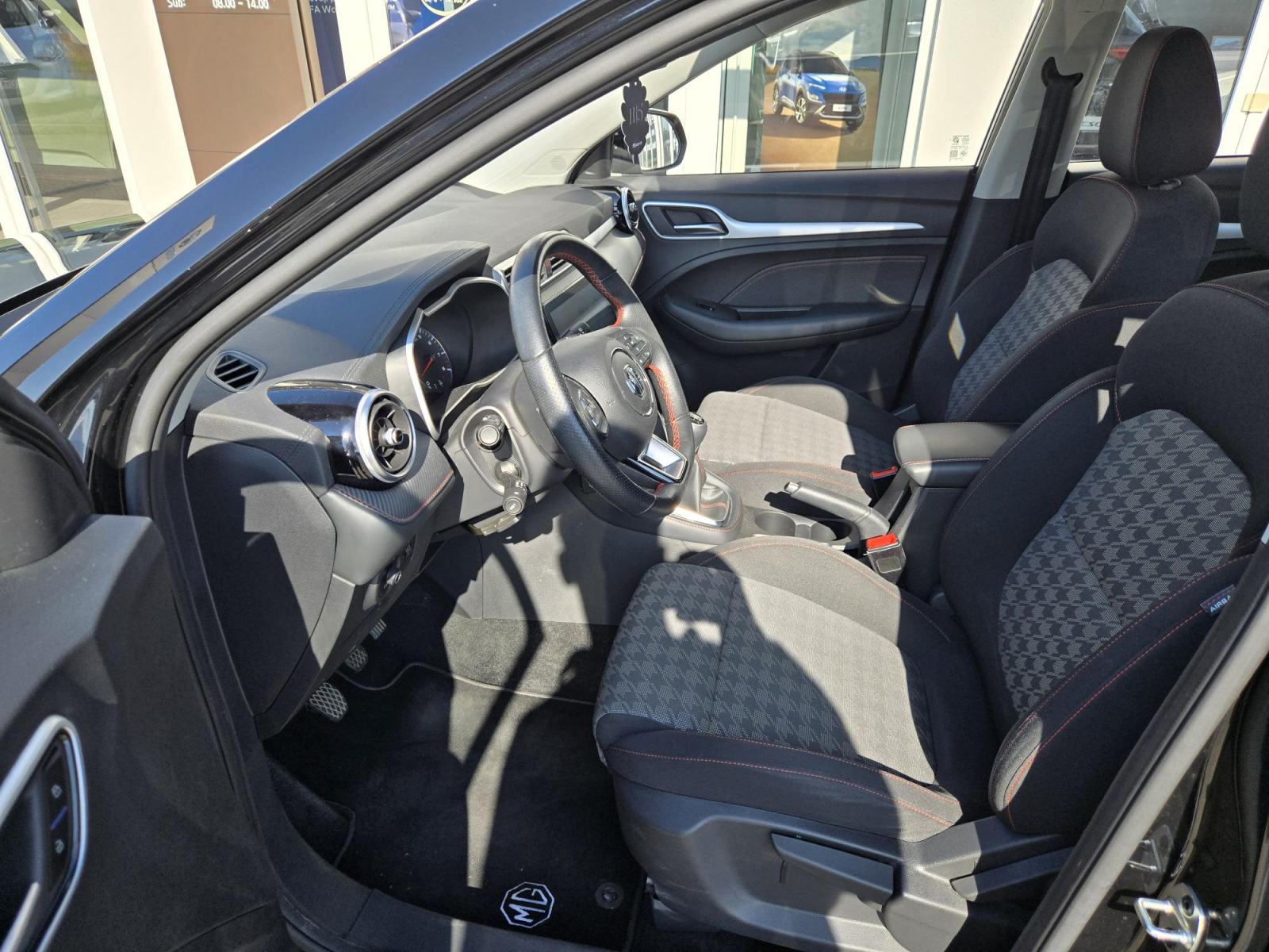 MG ZS 1.5i STANDARD, fotografija 9