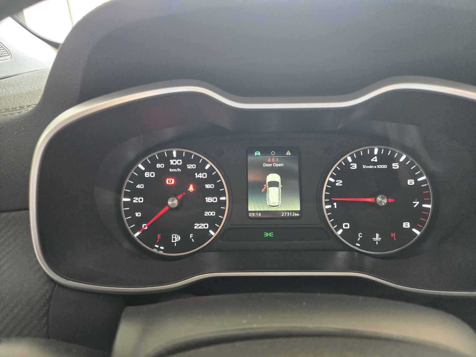MG ZS 1.5i STANDARD, fotografija 11