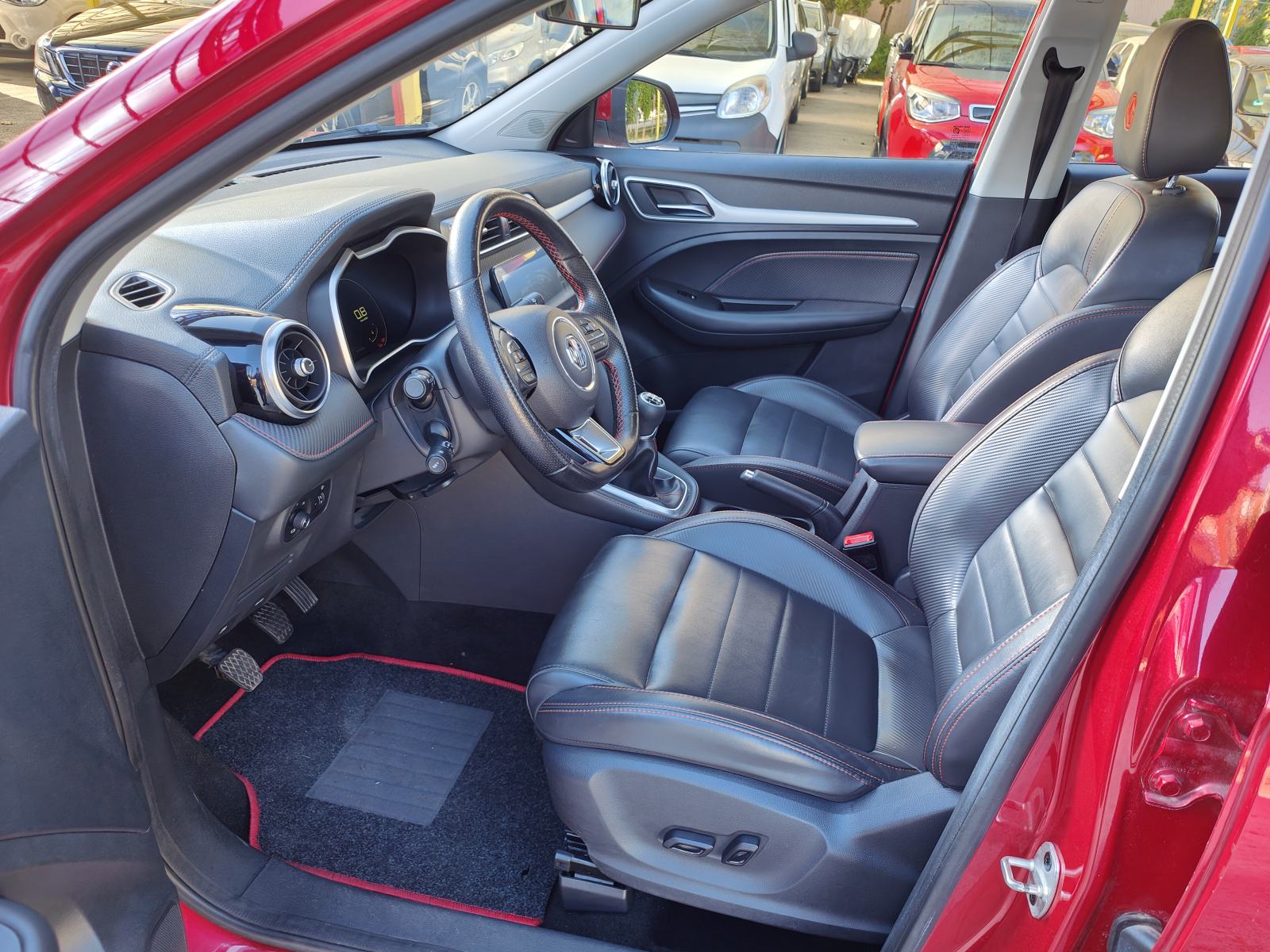 MG*ZS*CROSSOVER/SUV*2022.G*90TKM*1.5 BENZ*KOŽA*NAVI*13990 EUR, fotografija 11