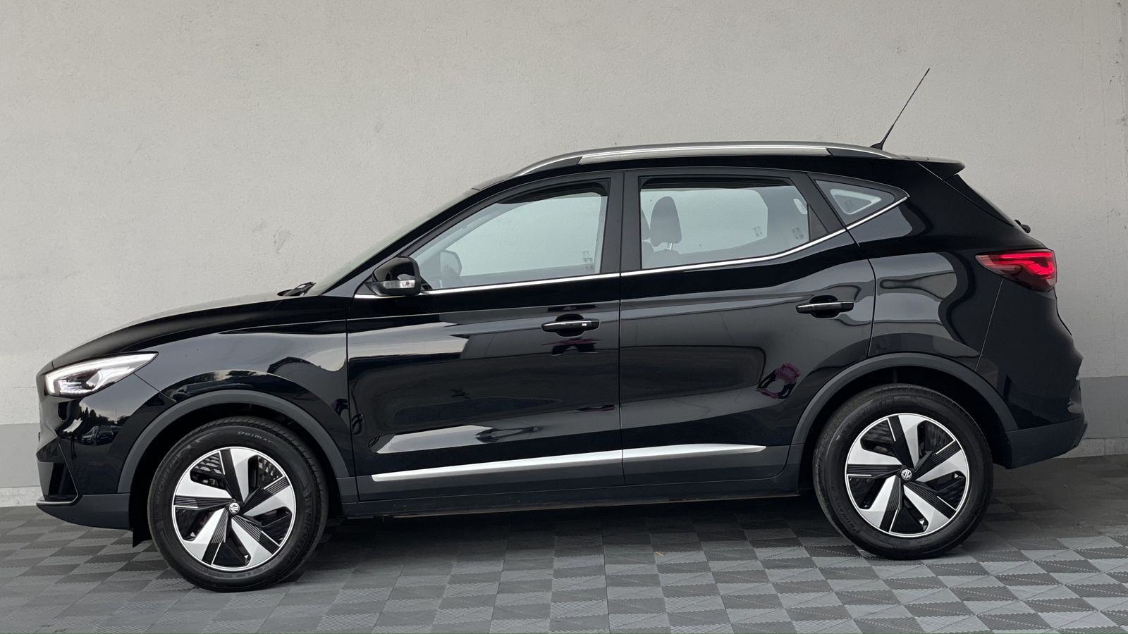 MG ZS EV COMFORT ACC-TEMPOMAT NAVI KAMERA 51 kWh 320km WLTP 1.VL., pogled izvana - slika 2