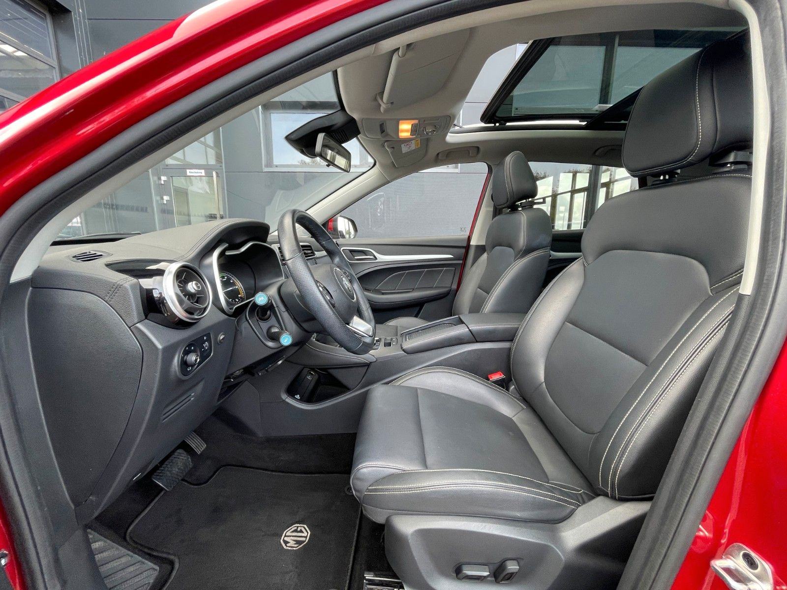 MG ZS EV LUXURY PANORAMA ACC-TEMPOMAT KOŽA 44 kWh 263km WLTP, fotografija 13