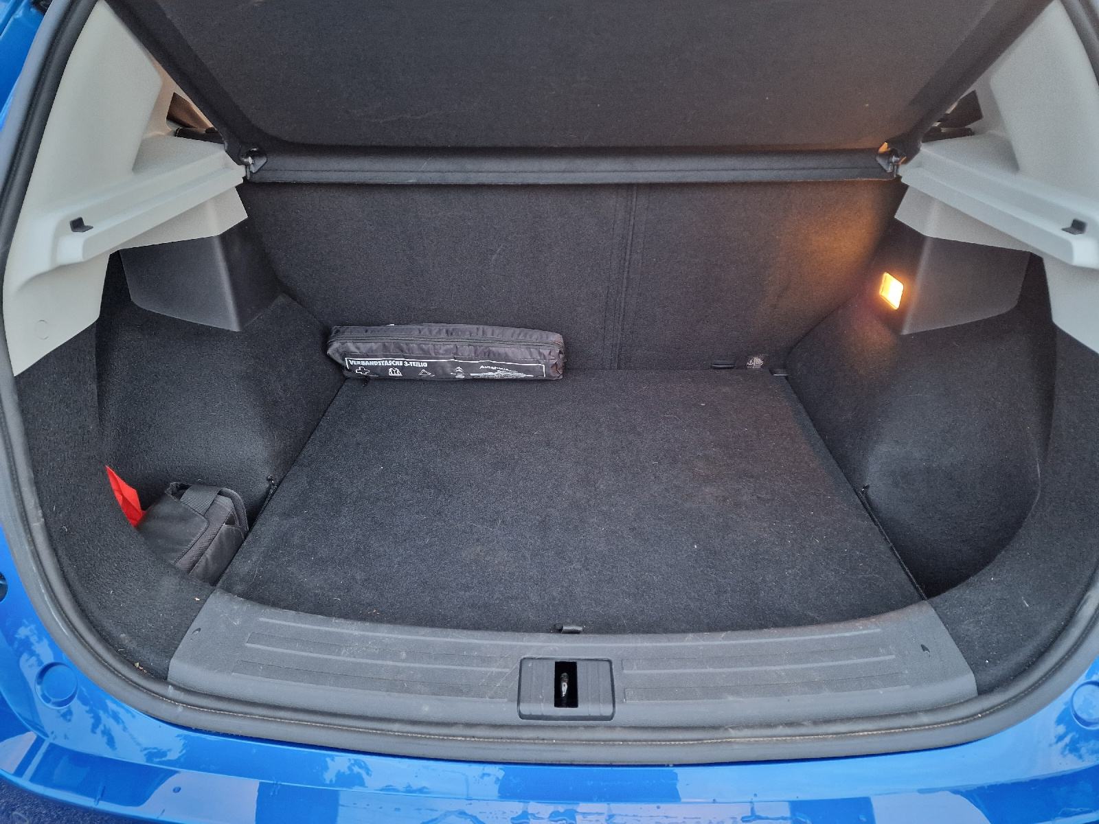 MG ZS EV Luxury, fotografija 16