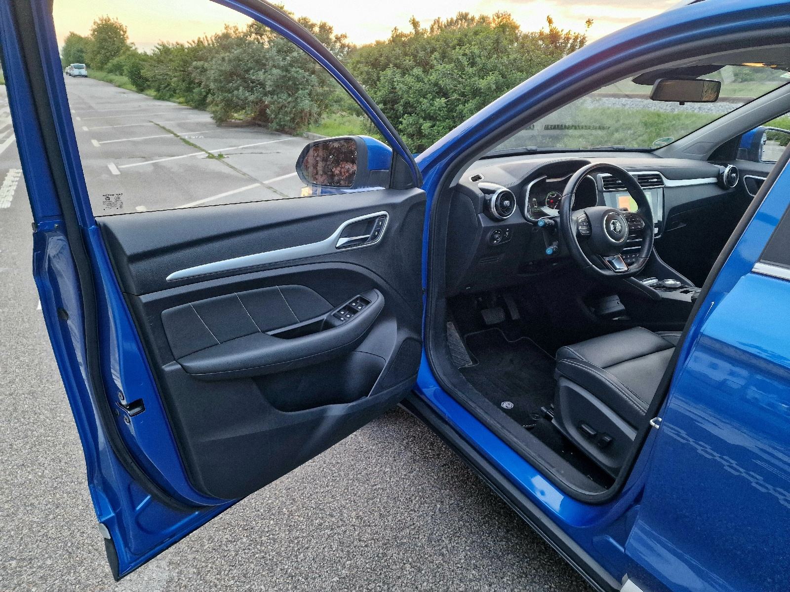 MG ZS EV Luxury, fotografija 12