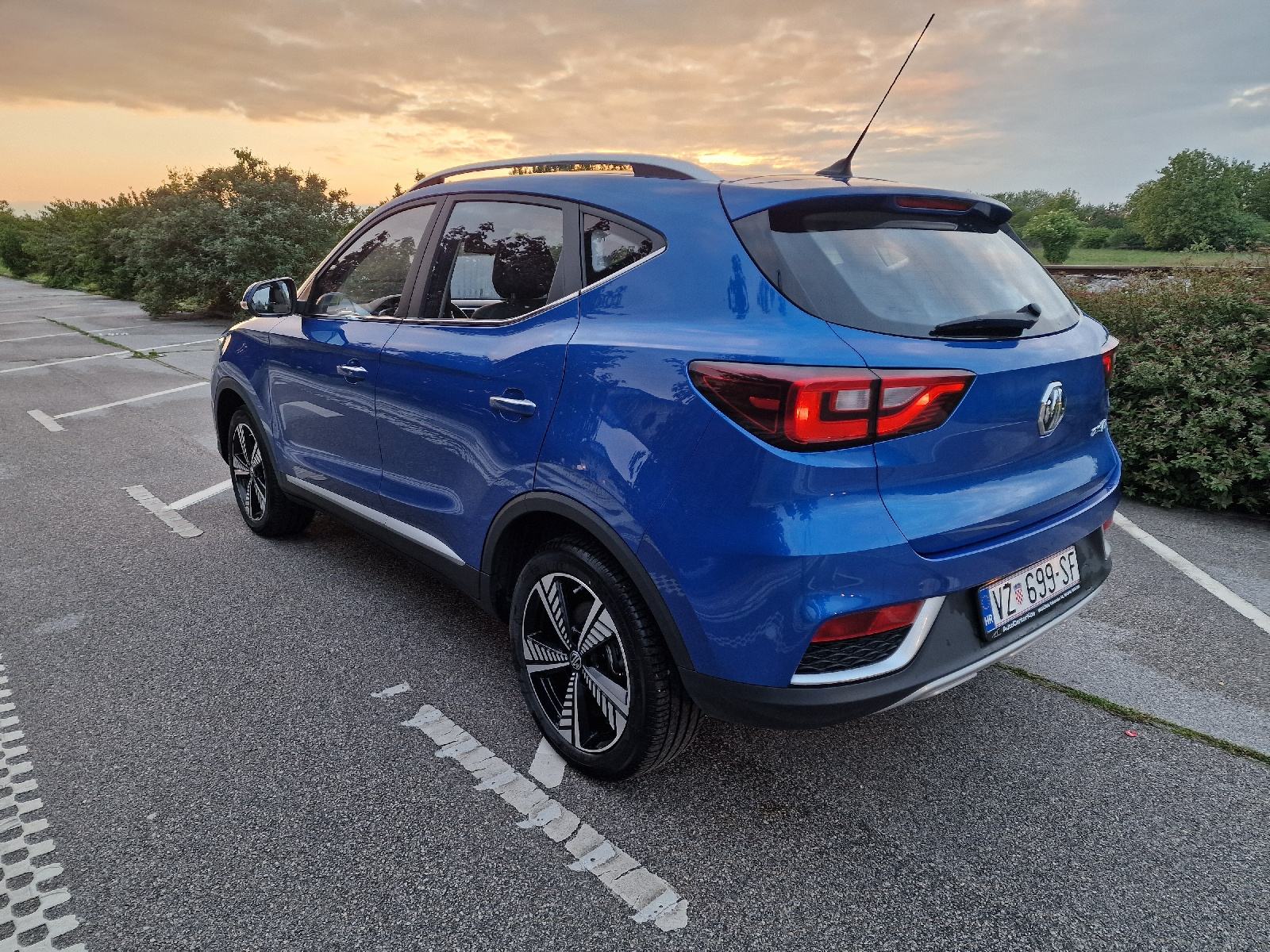 MG ZS EV Luxury, fotografija 5