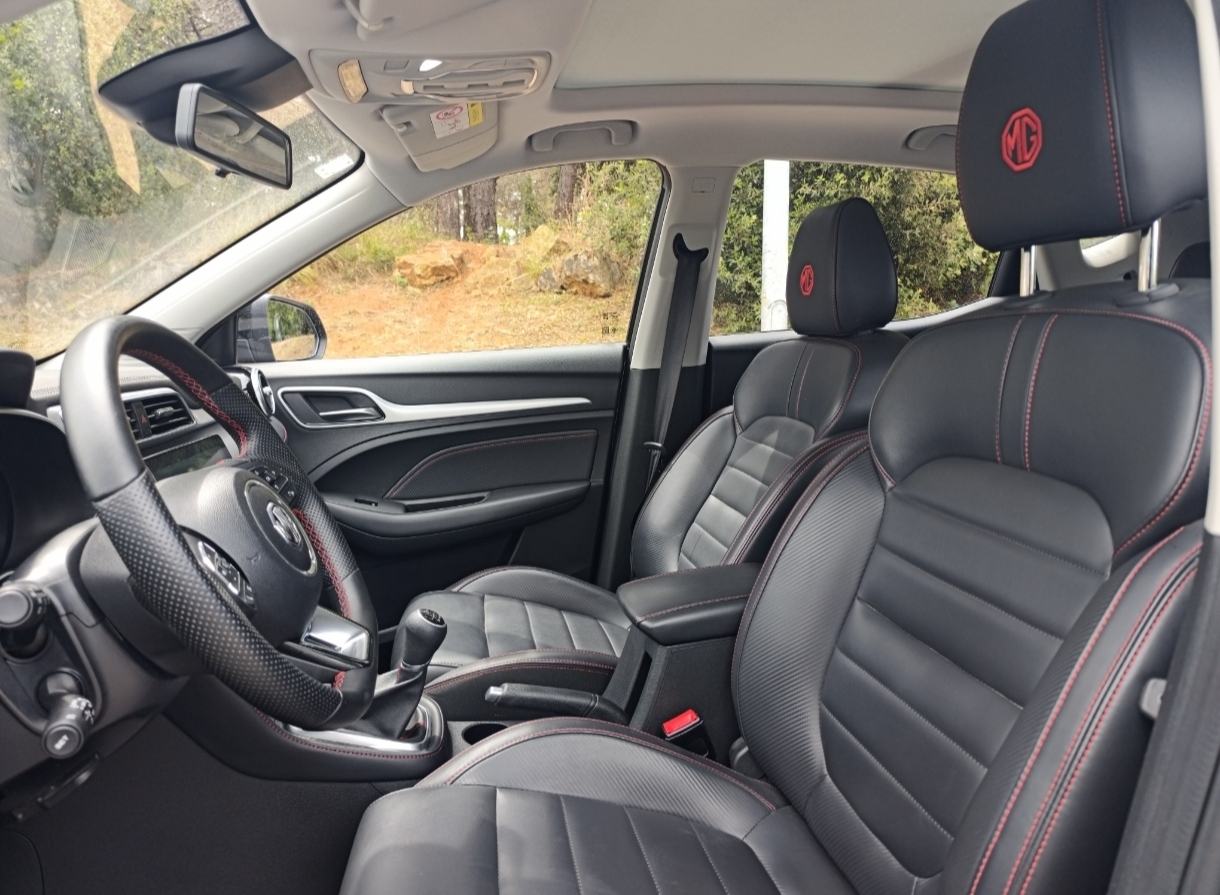 MG ZS Luxury 2024 – Full oprema, Registriran do 06/2027, fotografija 13