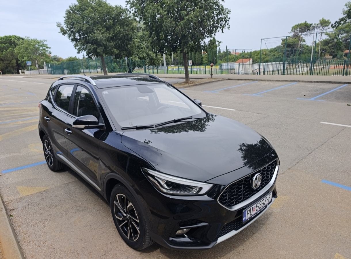 MG ZS Luxury 2024 – Full oprema, Registriran do 06/2027, fotografija 8