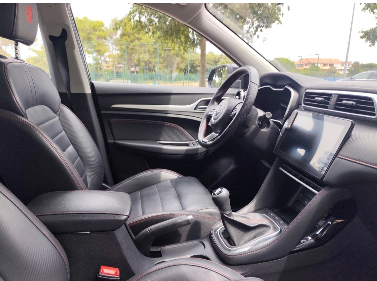 MG ZS Luxury 2024 – Full oprema, Registriran do 06/2027, fotografija 16