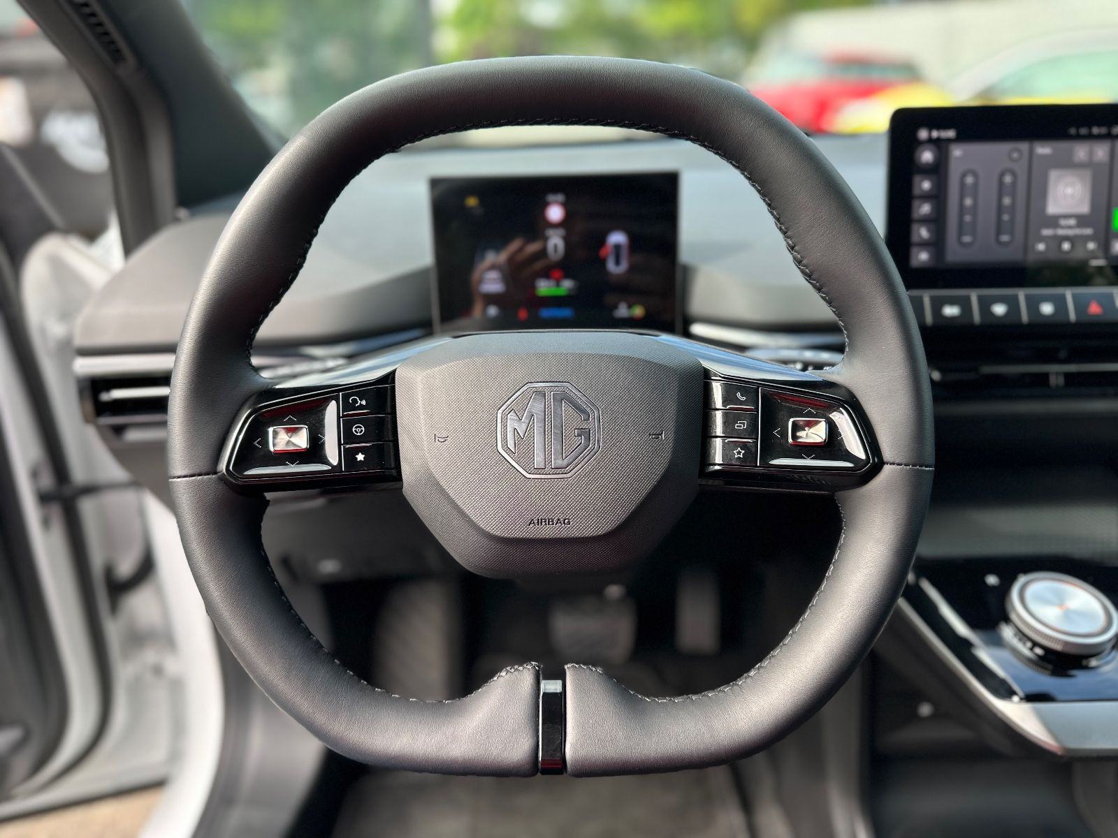 MG 4 Electric Luxury ACC EL.SIC+SIC/VOLAN GRIJ. 64 kWh 450km WLTP, fotografija 12