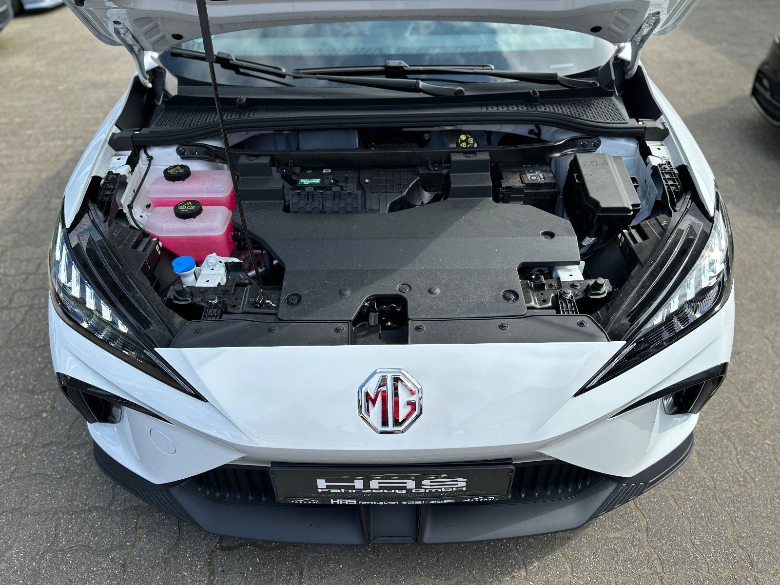 MG 4 Electric Luxury ACC EL.SIC+SIC/VOLAN GRIJ. 64 kWh 450km WLTP, fotografija 3