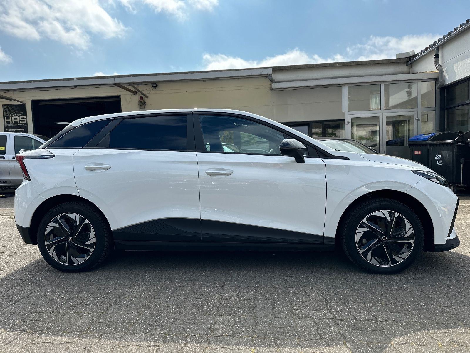 MG 4 Electric Luxury ACC EL.SIC+SIC/VOLAN GRIJ. 64 kWh 450km WLTP, fotografija 4