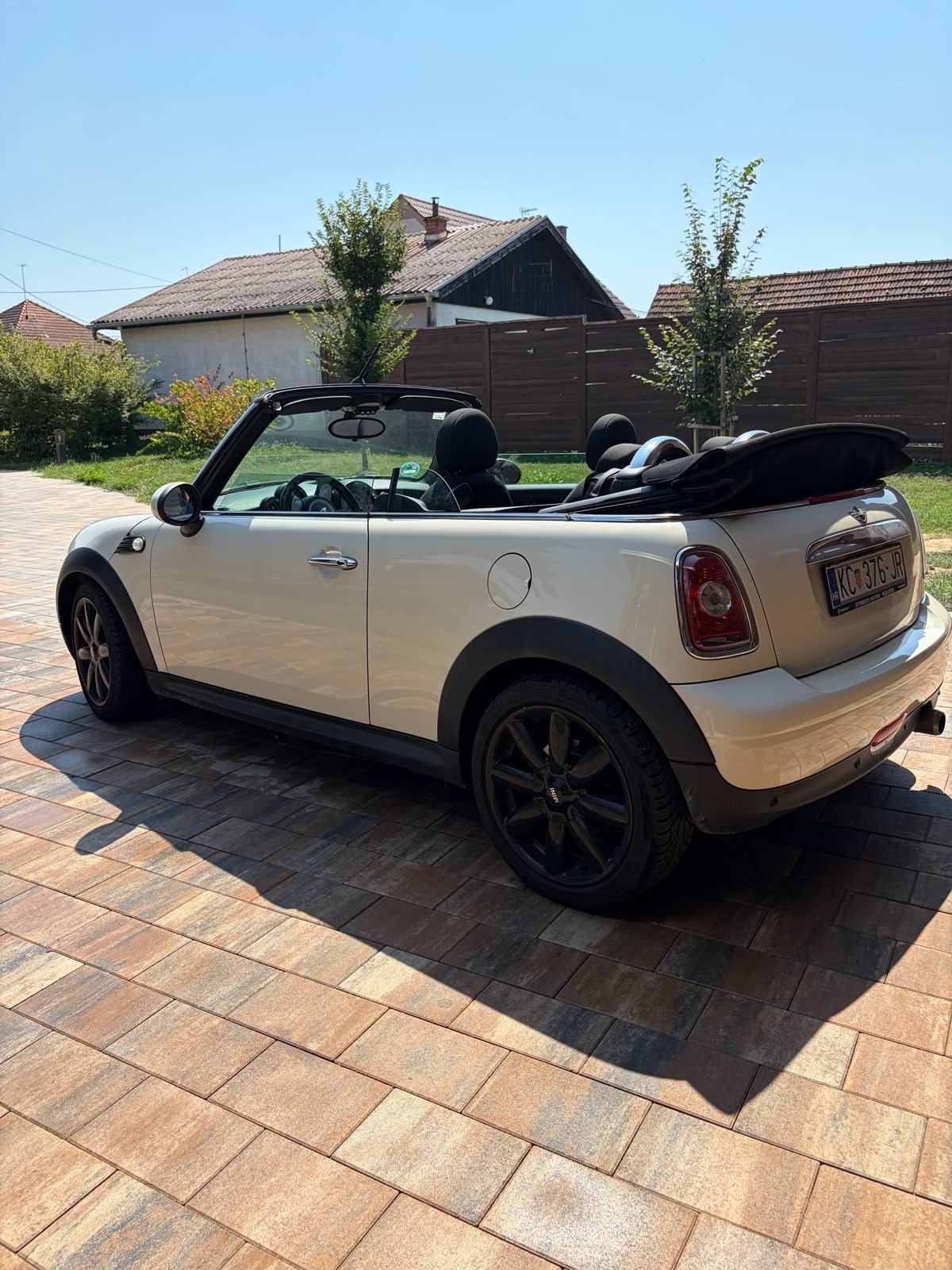 MINI Cabrio Cooper, 1,6 benzin, fotografija 4