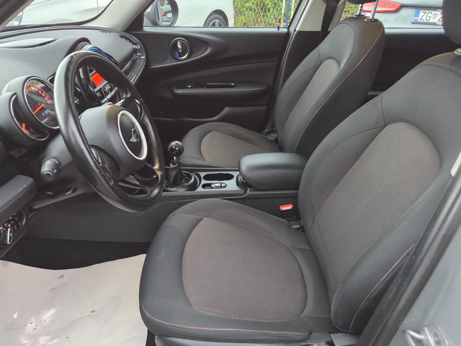 MINI Clubman 1.5 2017god."118000km"-SERVISNA-GARANCIJA-TOP STANJE, fotografija 8