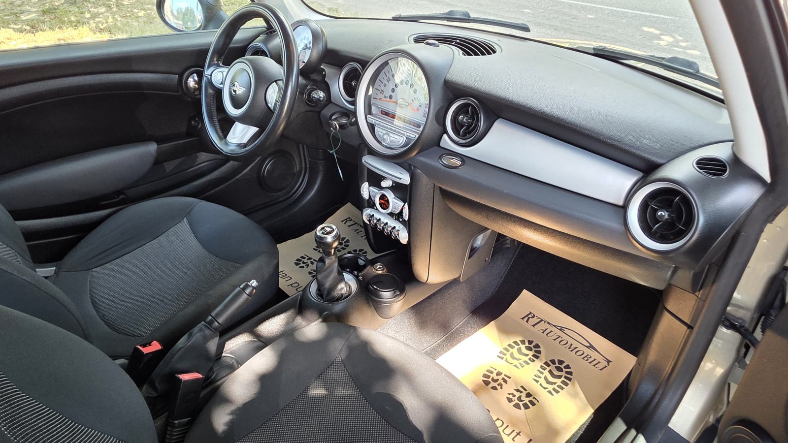 MINI Cooper 1.4 benz, 70 kw, 148 tkm, klima, servisna, alu, TOP STANJE, fotografija 15