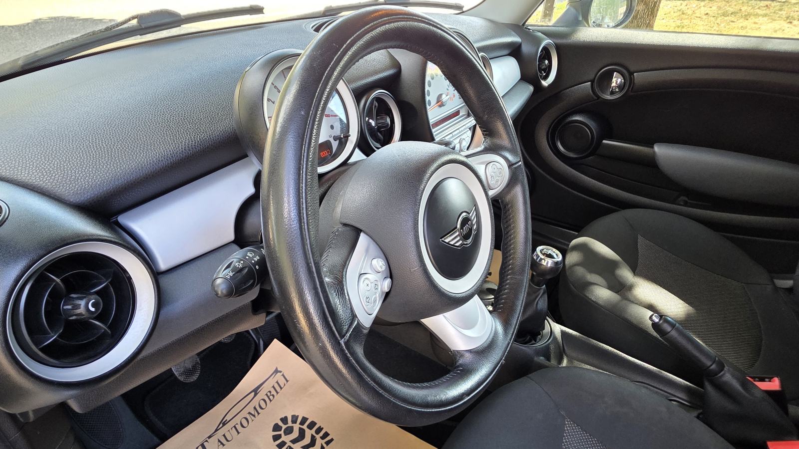 MINI Cooper 1.4 benz, 70 kw, 148 tkm, klima, servisna, alu, TOP STANJE, fotografija 18