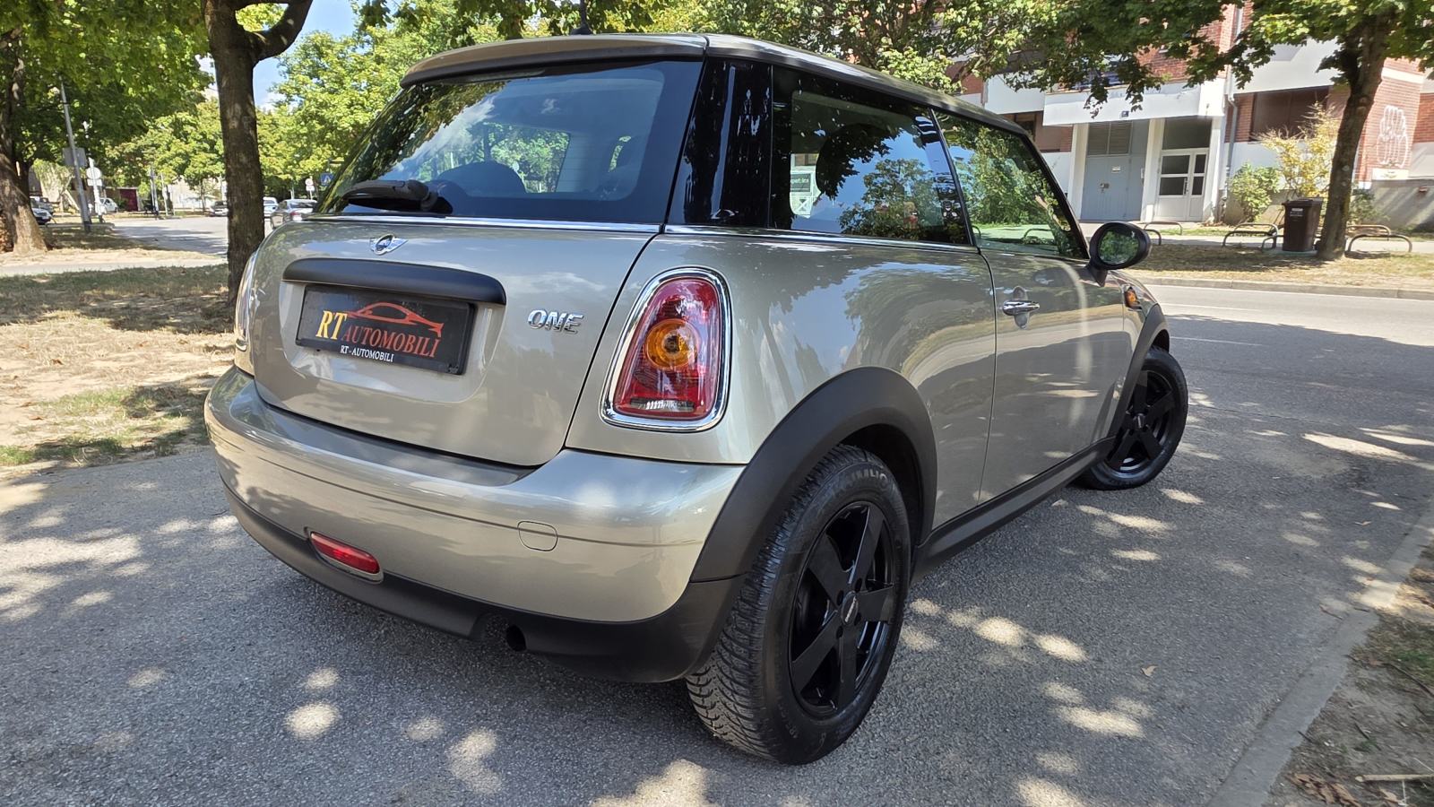 MINI Cooper 1.4 benz, 70 kw, 148 tkm, klima, servisna, alu, TOP STANJE, fotografija 7