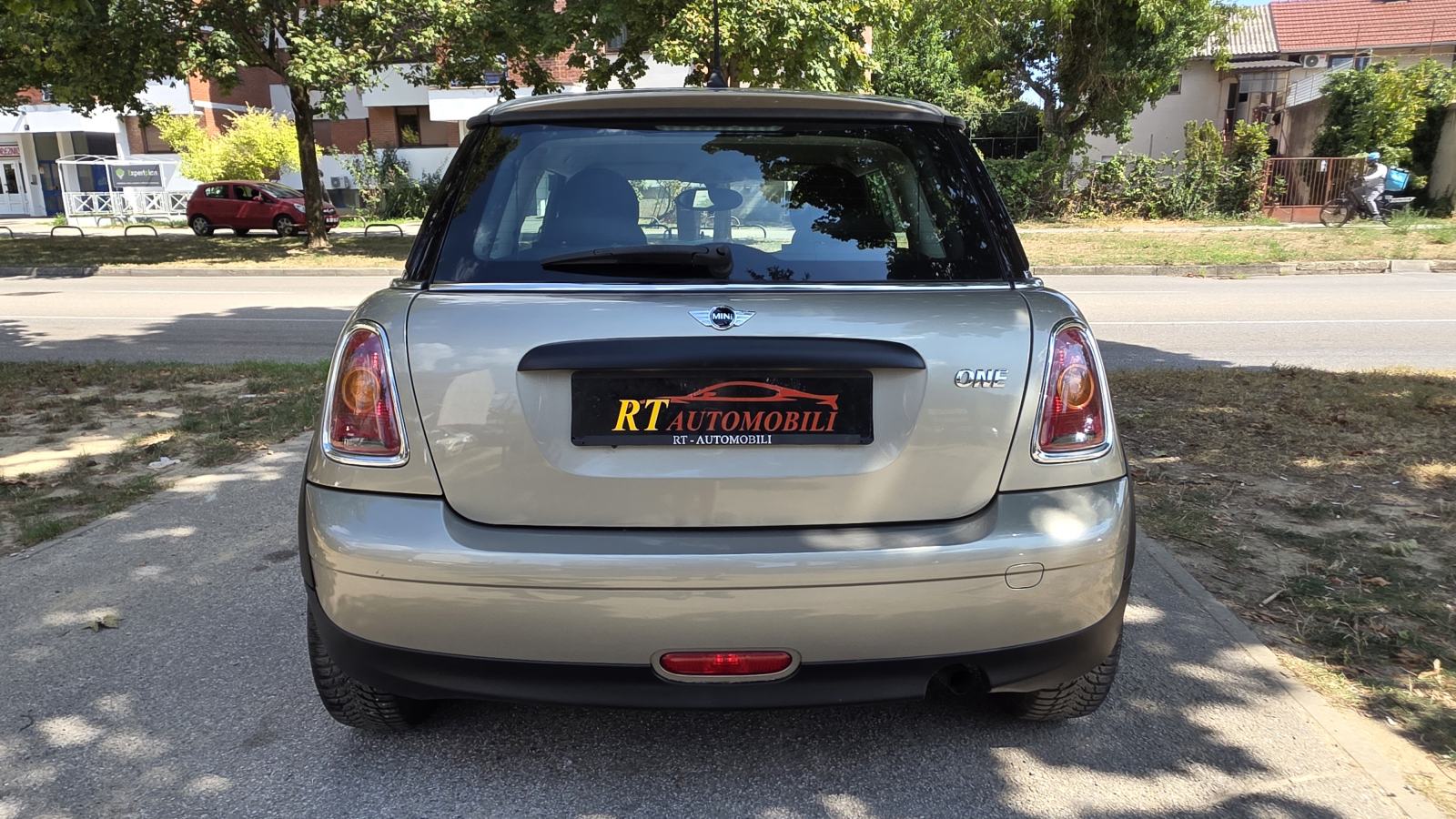 MINI Cooper 1.4 benz, 70 kw, 148 tkm, klima, servisna, alu, TOP STANJE, fotografija 6