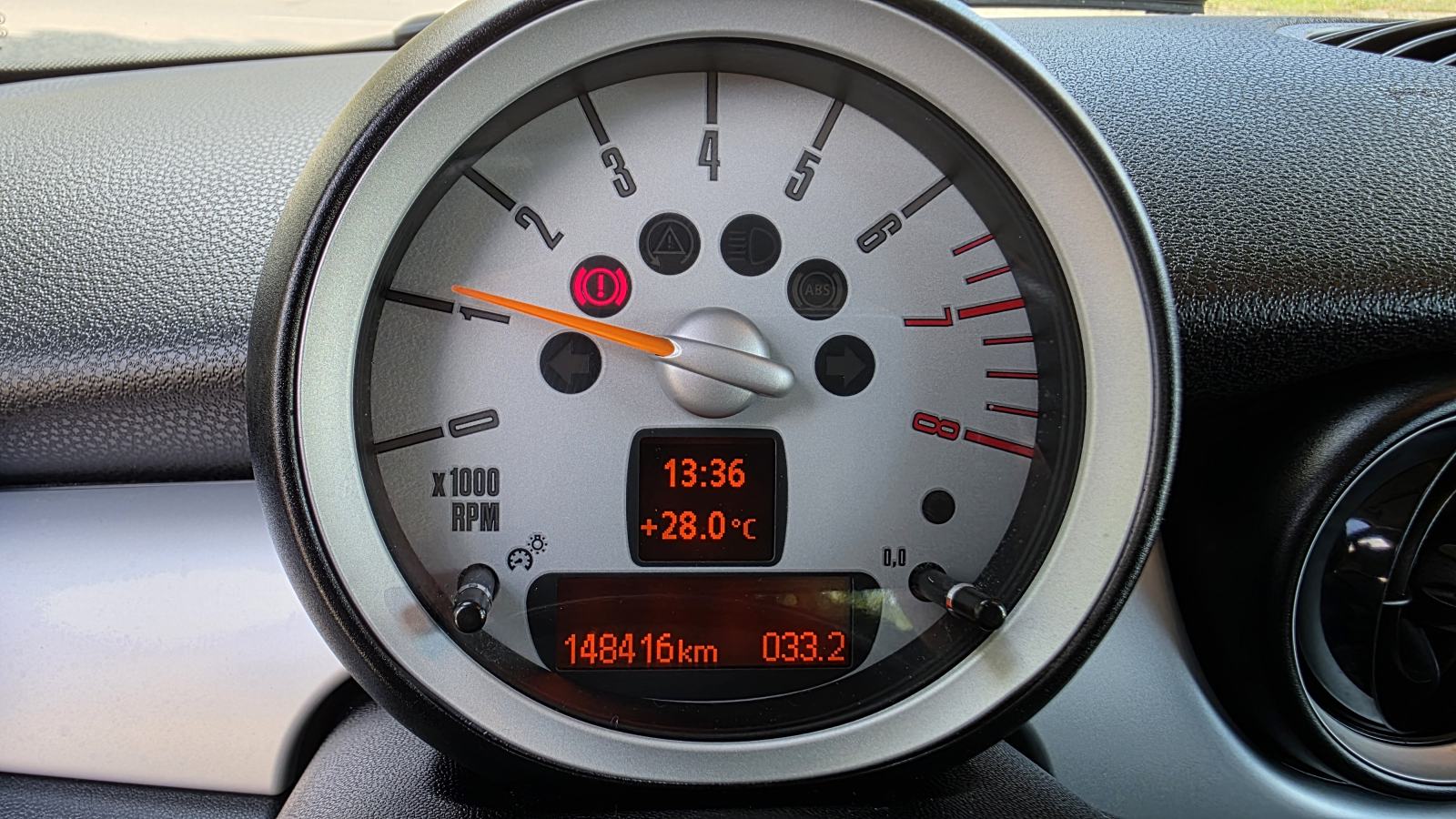 MINI Cooper 1.4 benz, 70 kw, 148 tkm, klima, servisna, alu, TOP STANJE, fotografija 20