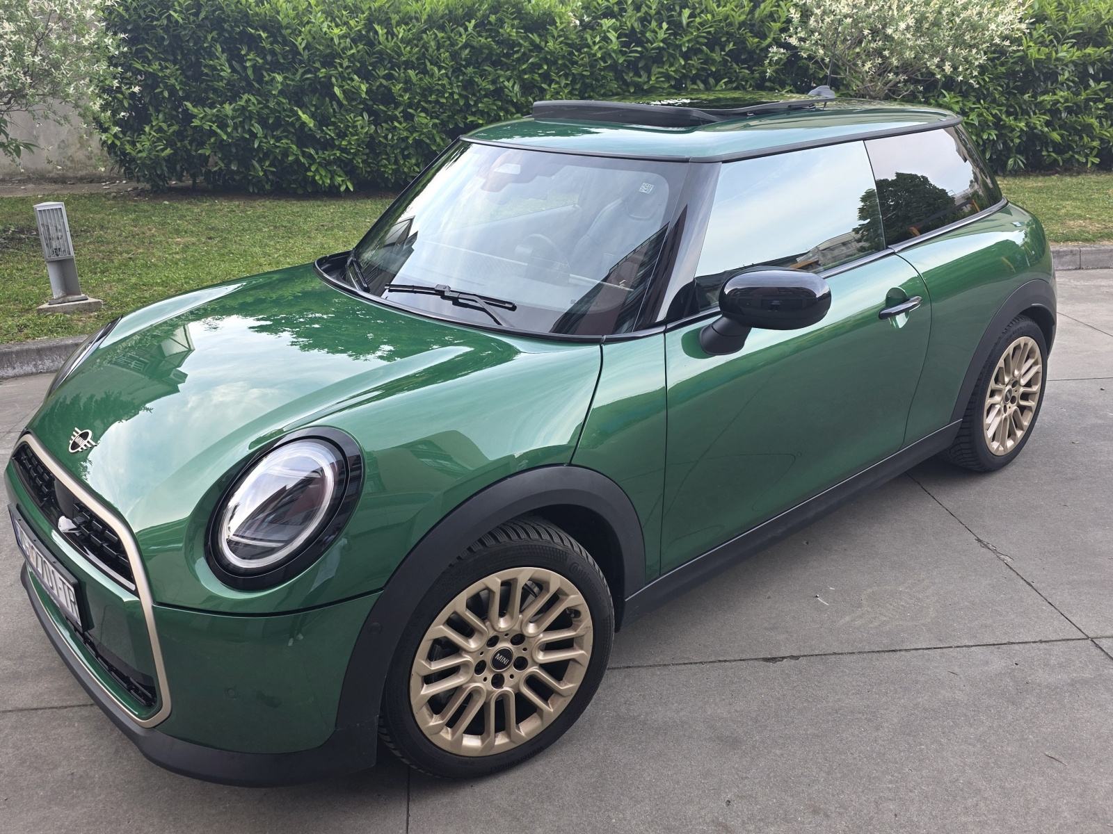 MINI Cooper Classic trim, British Racing Green IV Boja, automatic, ful, fotografija 2