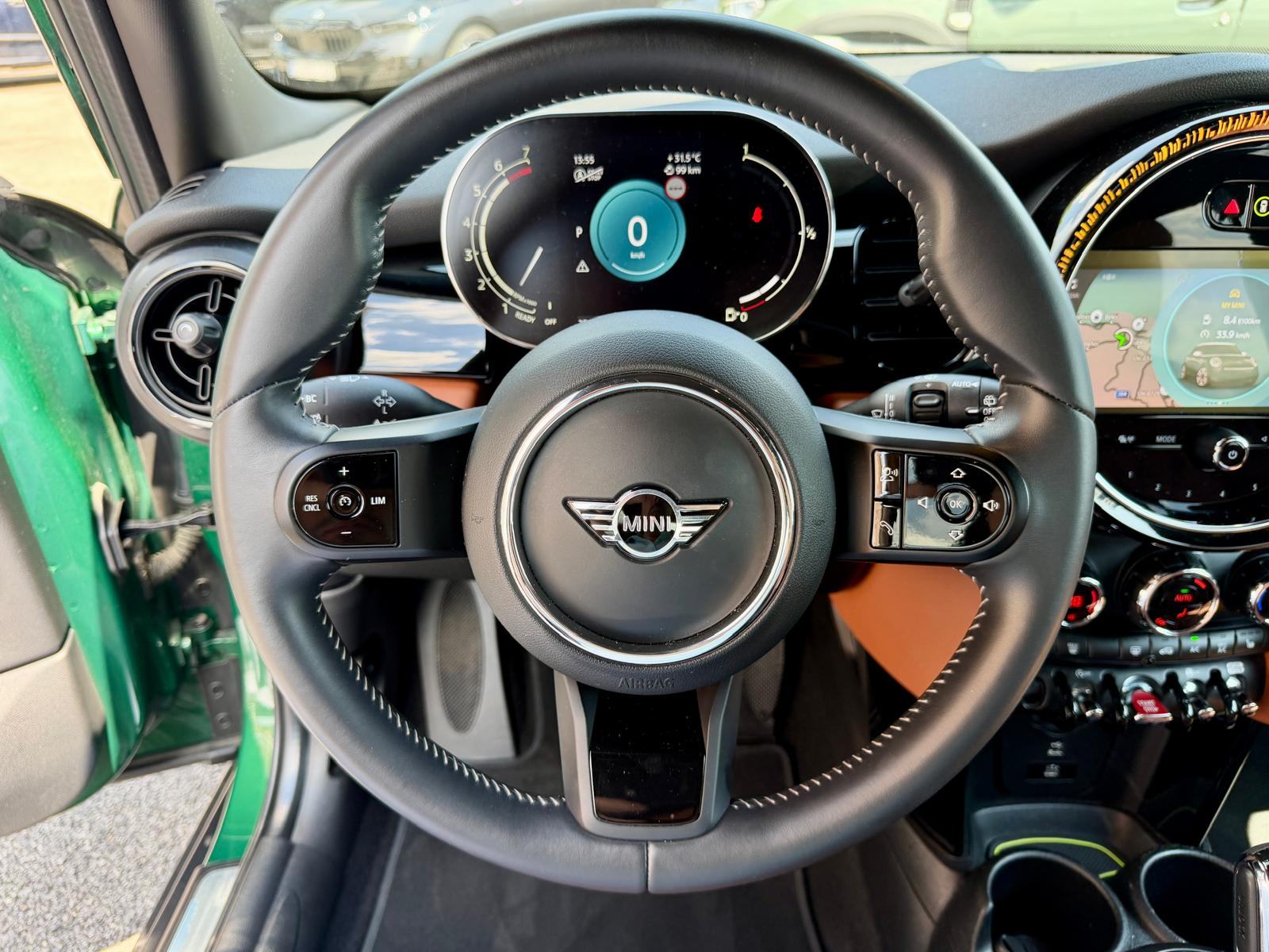 MINI Cooper 1.5 Classic Trim 7G/LED/NAVI/AMBIENT/ALU 17/KOŽA/KAMERA, fotografija 13
