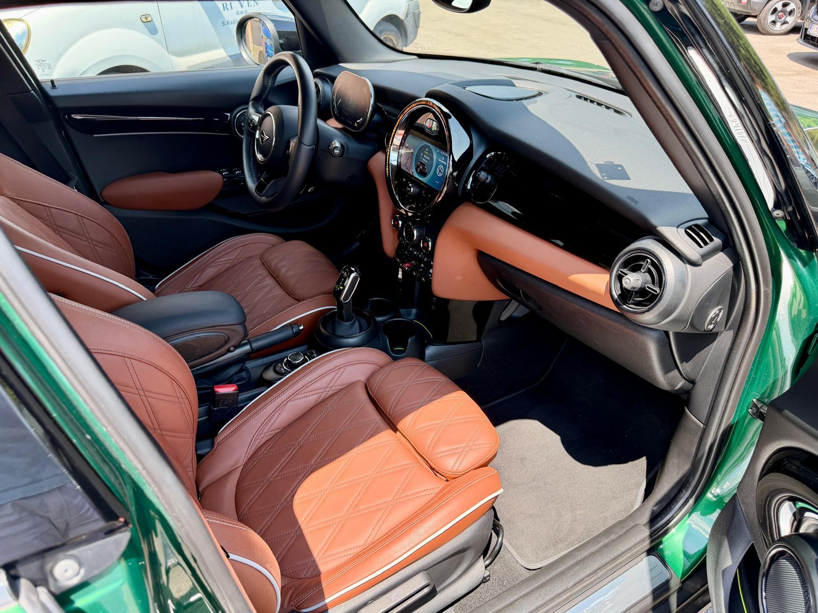 MINI Cooper 1.5 Classic Trim 7G/LED/NAVI/AMBIENT/ALU 17/KOŽA/KAMERA, fotografija 11