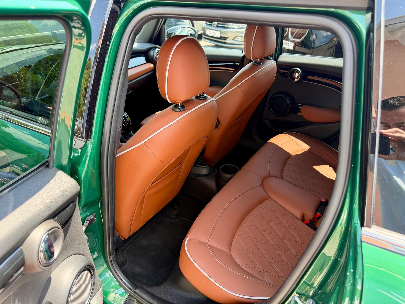MINI Cooper 1.5 Classic Trim 7G/LED/NAVI/AMBIENT/ALU 17/KOŽA/KAMERA, fotografija 12