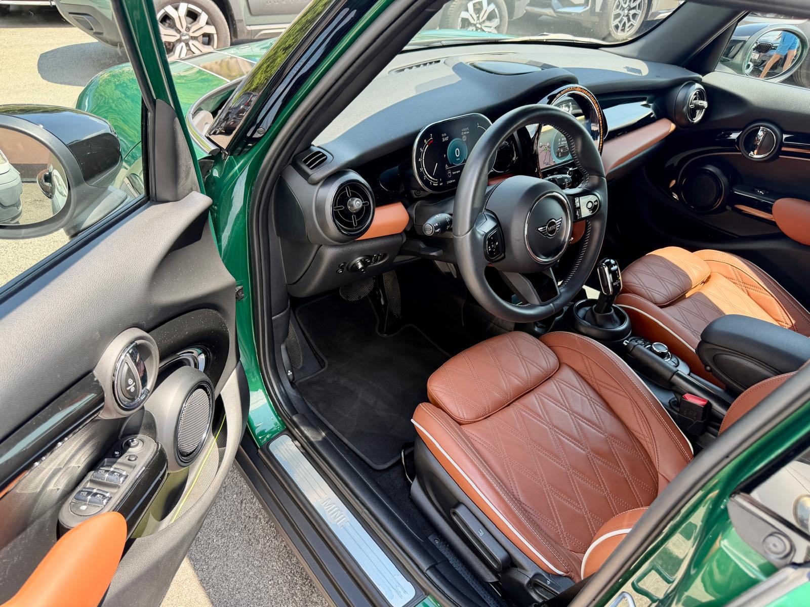 MINI Cooper 1.5 Classic Trim 7G/LED/NAVI/AMBIENT/ALU 17/KOŽA/KAMERA, fotografija 10