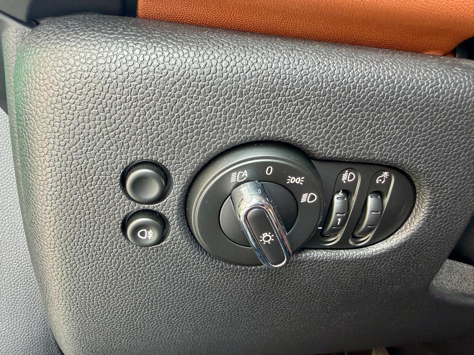 MINI Cooper 1.5 Classic Trim 7G/LED/NAVI/AMBIENT/ALU 17/KOŽA/KAMERA, fotografija 14