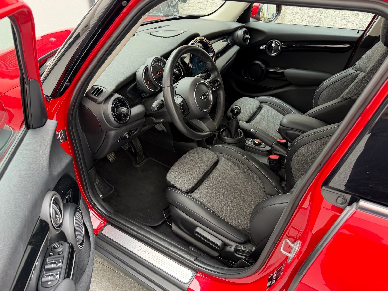 MINI Cooper 1.5 Lci Sport paket-Registriran-Jamstvo, fotografija 12