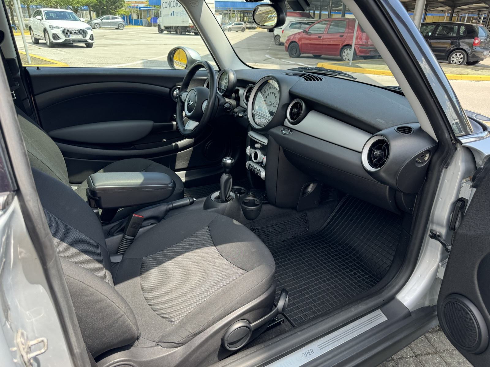 MINI Cooper 1,6 16V Premium, fotografija 15