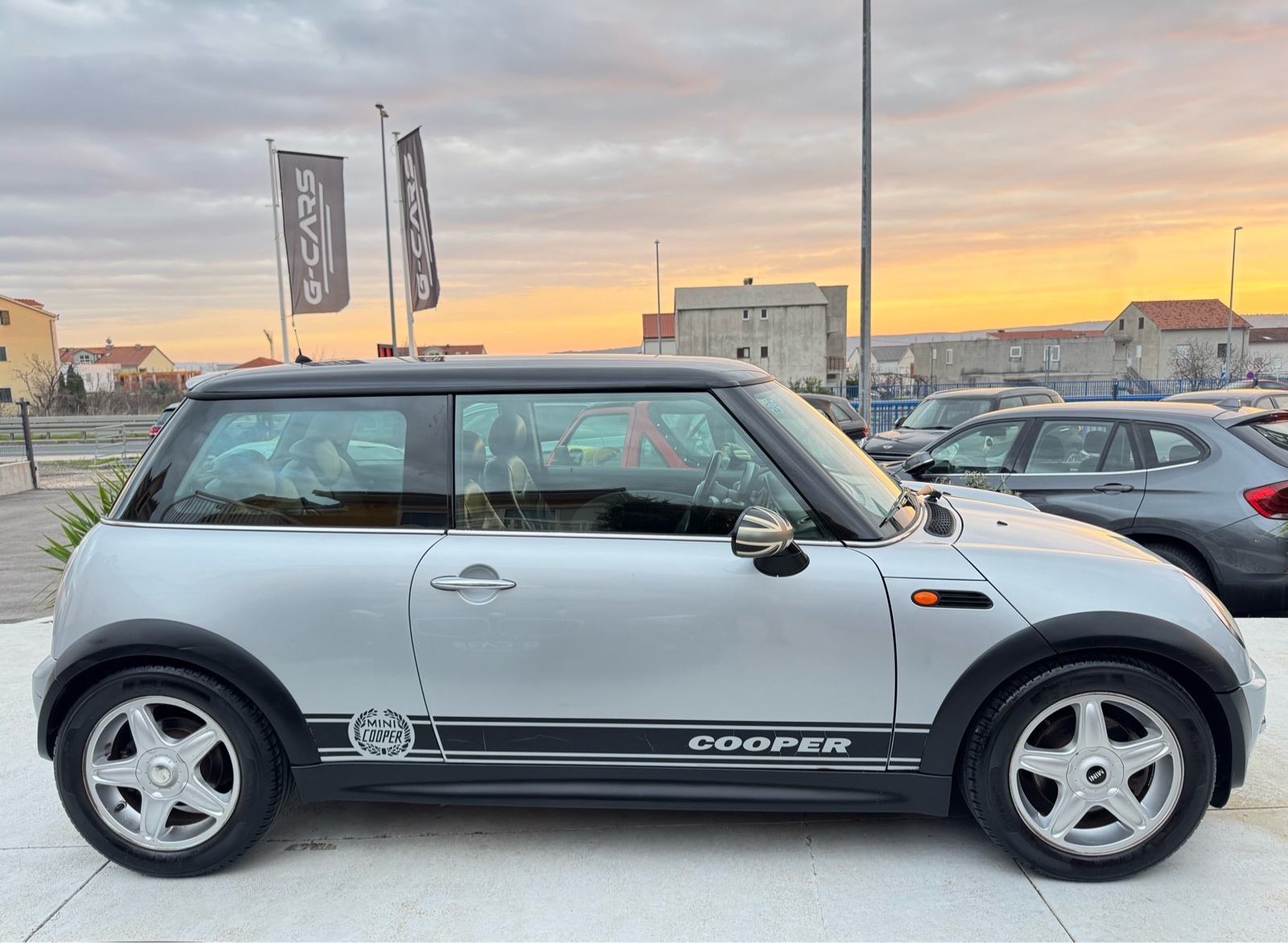 MINI Cooper 1,6 Benzin —Mod 2002—REG.GOD.DANA—KOŽA—KLIMA—ALU 16”—TOP!, fotografija 12